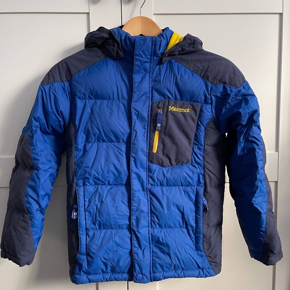 Boys Marmot down fill puffer jacket (size M, 8-9) - Picture 3 of 7